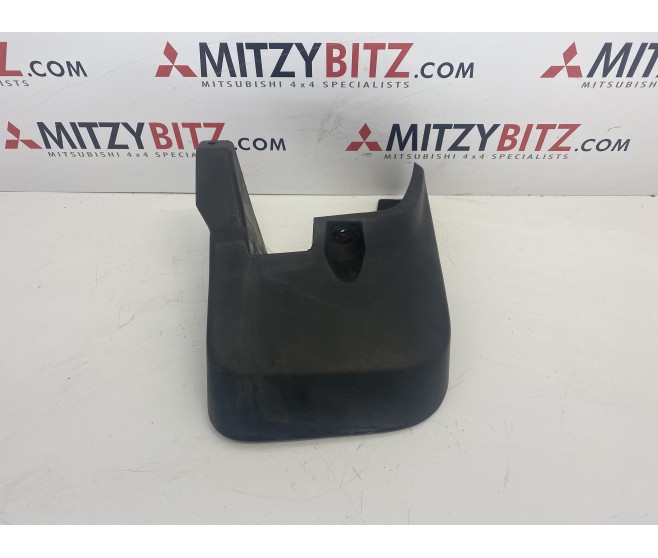 FRONT RIGHT MUD FLAP FOR A MITSUBISHI TRITON - KB8T