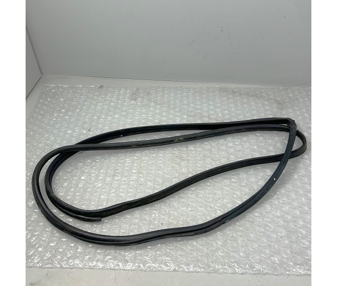 WEATHERSTRIP FRONT DOOR OPENING OUTER RIGHT FOR A MITSUBISHI L200 - KB4T