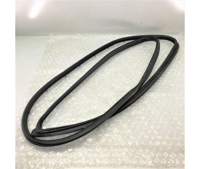 WEATHERSTRIP REAR DOOR OPENING OUTER LEFT FOR A MITSUBISHI L200,L200 SPORTERO - KB5T