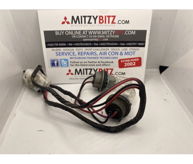 BODY LAMP BULB HOLDER WIRING LOOM REAR RIGHT FOR A MITSUBISHI V70# - REAR EXTERIOR LAMP