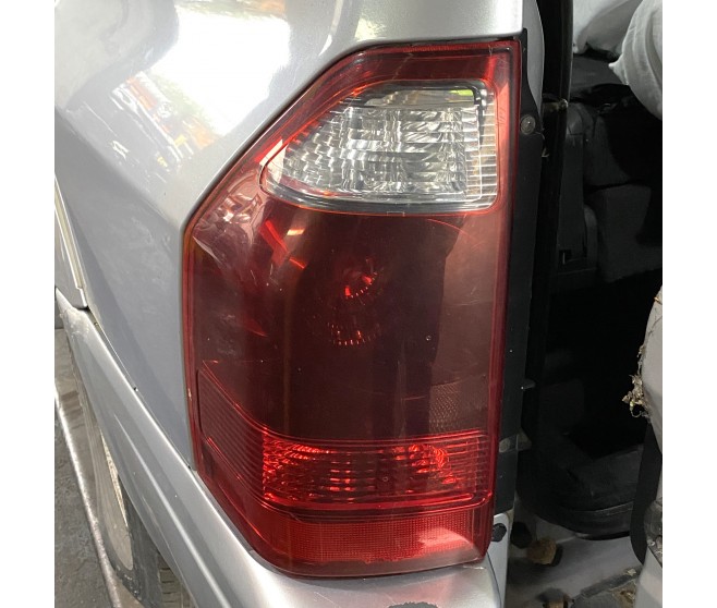 REAR LEFT BODY TAIL LIGHT LAMP FOR A MITSUBISHI PAJERO/MONTERO - V67W