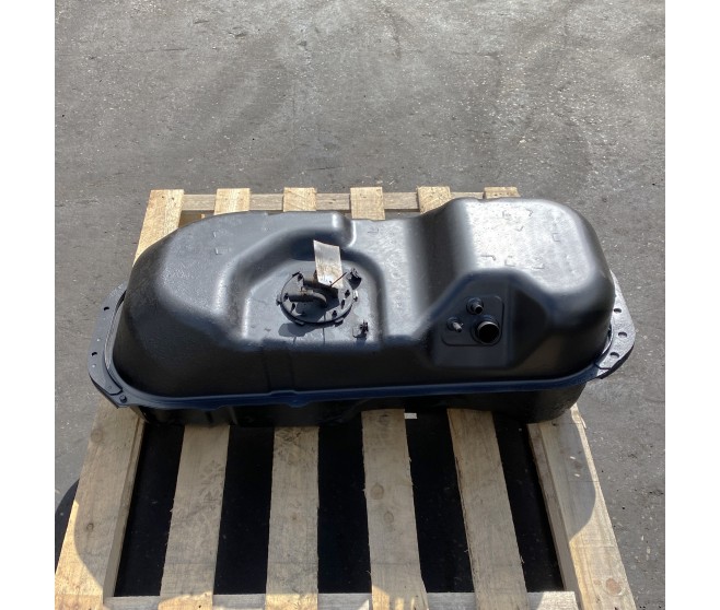 FUEL TANK FOR A MITSUBISHI L200 - KL1T