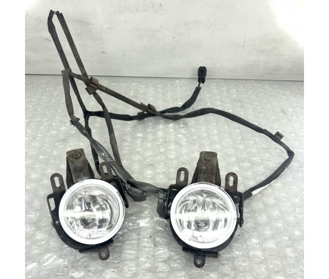 FOG LAMP LOOM HARNESS AND LIGHTS FOR A MITSUBISHI PAJERO/MONTERO - V65W