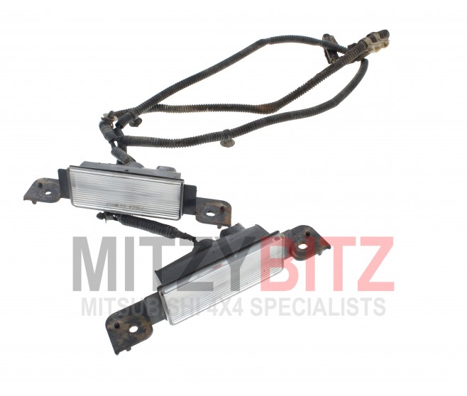 SIDE STEP LAMP HARNESS AND SOCKETS FOR A MITSUBISHI V70# - SIDE STEP LAMP HARNESS AND SOCKETS