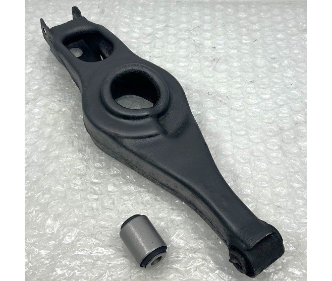 LOWER REAR SUSPENSION ARM FOR A MITSUBISHI PAJERO/MONTERO - V68W