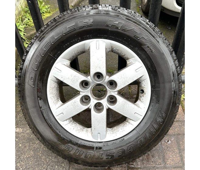 ALLOY WHEEL AND TYRE 17 FOR A MITSUBISHI PAJERO - V77W
