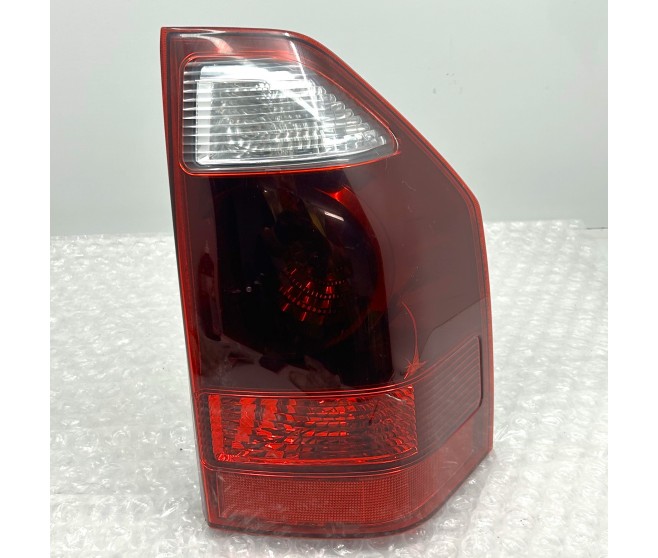 REAR RIGHT TAIL LIGHT FOR A MITSUBISHI PAJERO - V78W