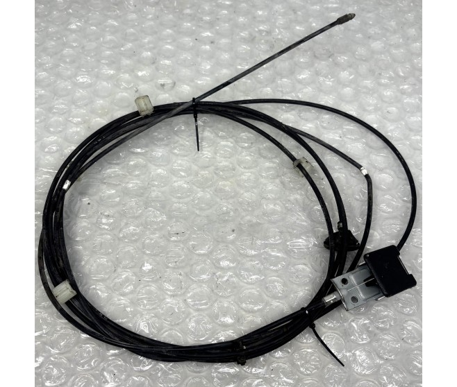 BONNET RELEASE CABLE AND HANDLE FOR A MITSUBISHI TRITON - KB4T