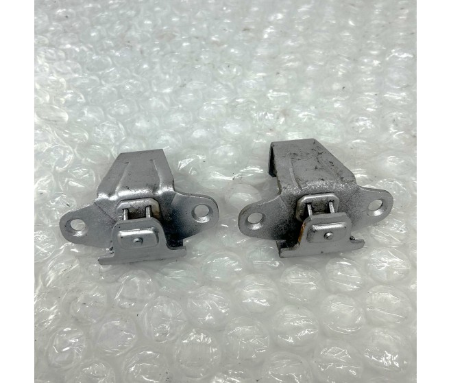 REAR BODY GATE LATCH RIGHT AND LEFT FOR A MITSUBISHI TRITON - KA4T