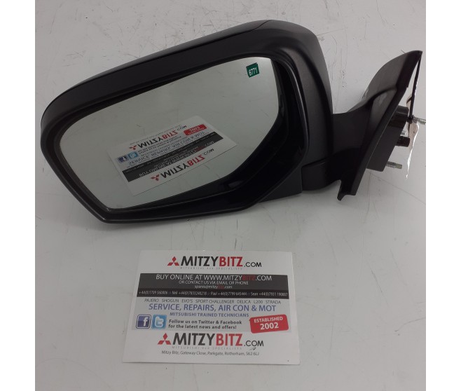MANUAL WING MIRROR FRONT LEFT FOR A MITSUBISHI TRITON - KB8T