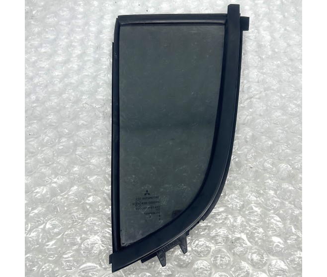 DOOR QUARTER GLASS REAR LEFT FOR A MITSUBISHI L200 - KB4T
