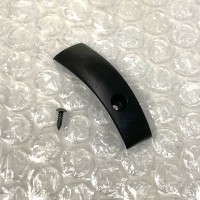 RIGHT REAR DRIP MOULDING END COVER