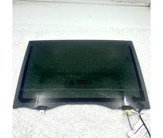 REAR CAB GLASS FOR A MITSUBISHI L200,L200 SPORTERO - KB8T