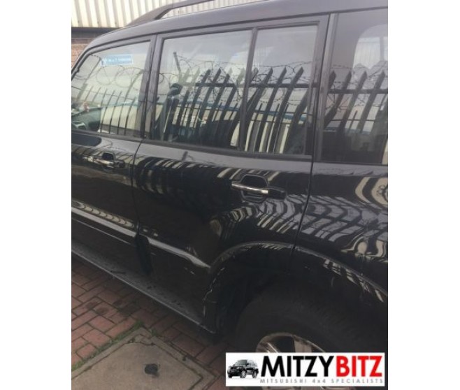 BLACK REAR LEFT BARE DOOR PANEL ONLY FOR A MITSUBISHI PAJERO - V75W