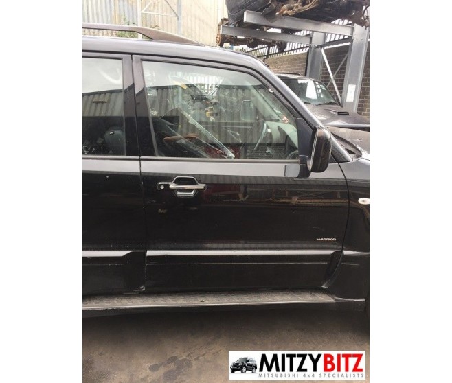 BLACK FRONT RIGHT BARE DOOR PANEL ONLY FOR A MITSUBISHI PAJERO/MONTERO - V75W