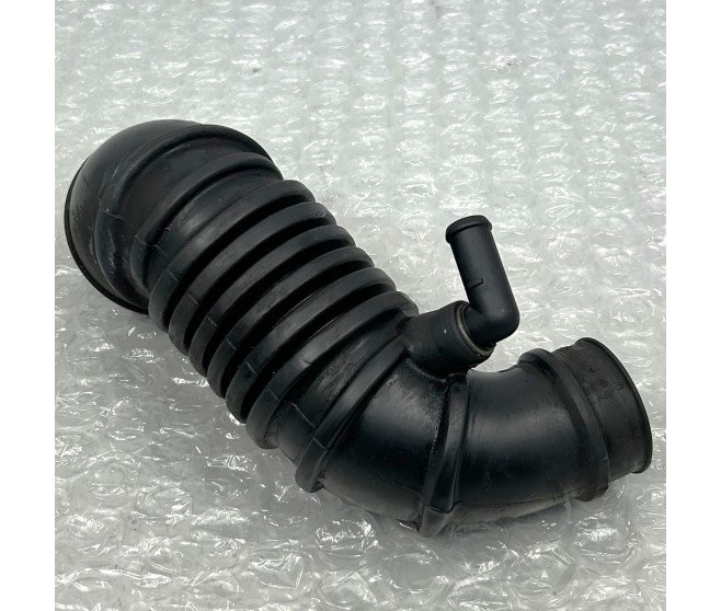 AIR CLEANER TO TURBO DUCT HOSE PIPE FOR A MITSUBISHI L200 - KA4T