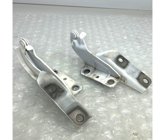 BONNET HINGES FOR A MITSUBISHI ASX - GA2W