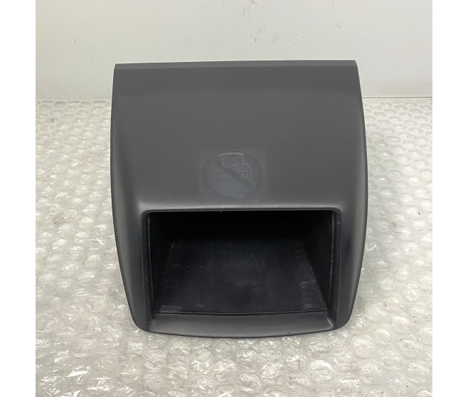 CENTRE DASH SCREEN HOOD COVER TRIM FOR A MITSUBISHI TRITON - KB8T