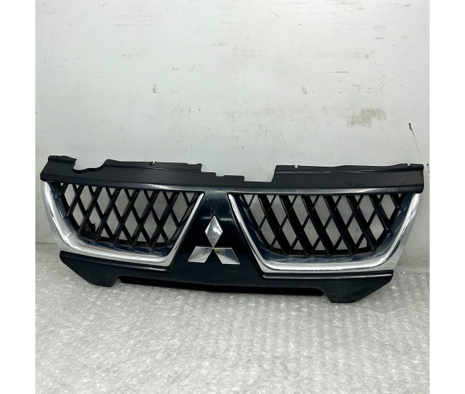 RADIATOR GRILLE FOR A MITSUBISHI BODY - 