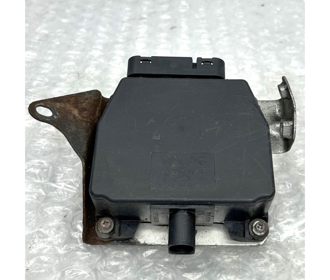 VACUUM EMISSION SOLENOID FOR A MITSUBISHI OUTLANDER - CW8W