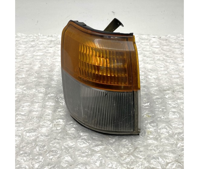 ,COMBINATION LAMP UNIT RIGHT FOR A MITSUBISHI V10-40# - FRONT EXTERIOR LAMP
