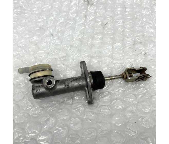 CLUTCH MASTER CYLINDER  FOR A MITSUBISHI SPACE GEAR/L400 VAN - PA5V