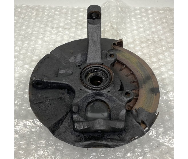 HUB AND KNUCKLE FRONT RIGHT FOR A MITSUBISHI L200 - K76T