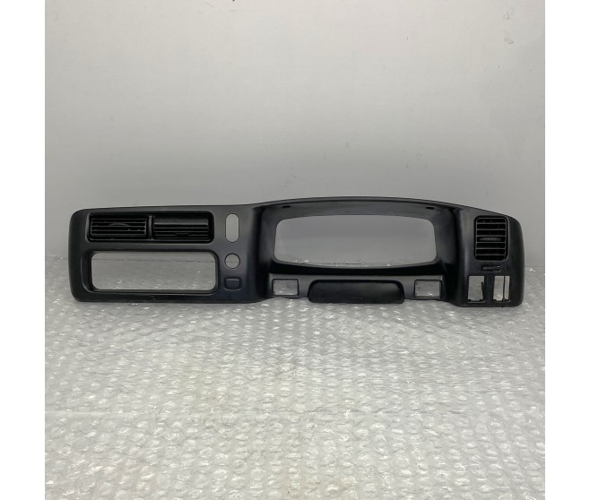 CENTRE DASH PANEL TRIM FOR A MITSUBISHI L200 - K67T