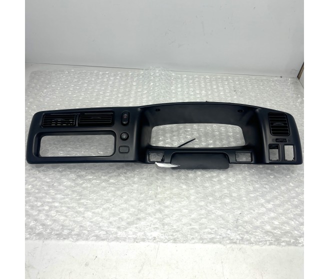 CENTRE DASH PANEL TRIM FOR A MITSUBISHI L200 - K67T