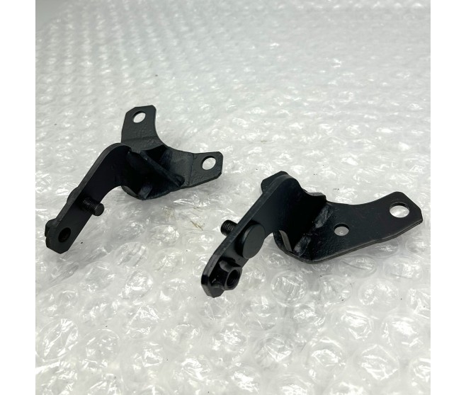 BULLBAR BRACKET LEFT AND RIGHT FOR A MITSUBISHI PA-PF# - BULLBAR BRACKET LEFT AND RIGHT