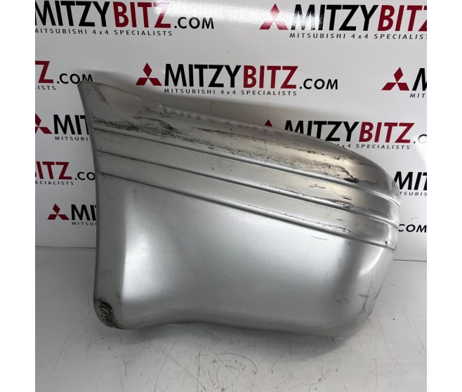 SILVER LEFT REAR BUMPER CORNER FOR A MITSUBISHI PAJERO - V26W