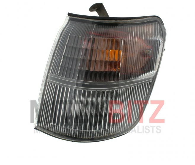 FRONT LEFT INDICATOR COMBINATION LAMP FOR A MITSUBISHI PAJERO - V23W