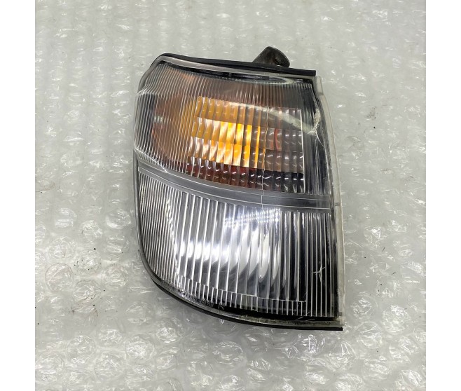 FRONT INDICATOR LAMP RIGHT NO WIRING LOOM FOR A MITSUBISHI PAJERO - V24W