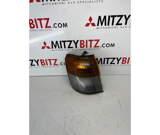 COMBINATION LIGHT FRONT RIGHT  FOR A MITSUBISHI V20,40# - COMBINATION LIGHT FRONT RIGHT 
