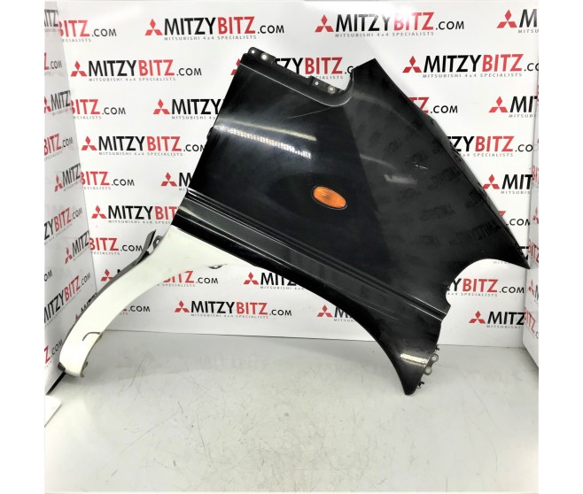 FRONT RIGHT WING FOR A MITSUBISHI SPACE GEAR/L400 VAN - PA3W