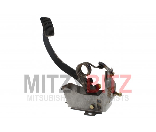 CLUTCH PEDAL ASSEMBLY FOR A MITSUBISHI STRADA - K74T