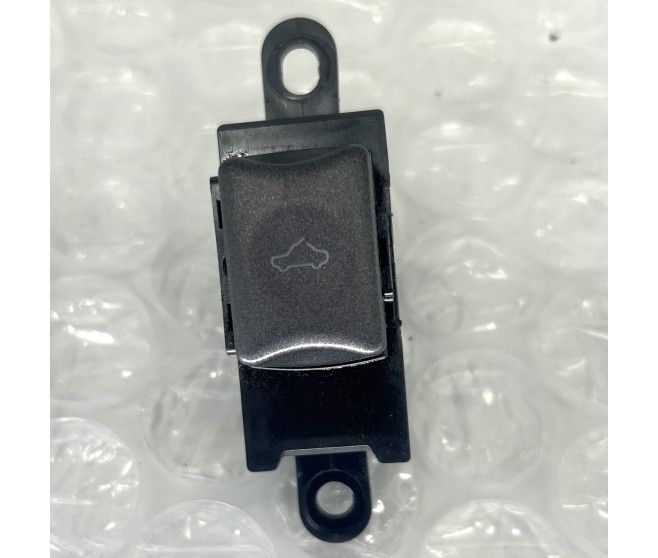 SUNROOF SWITCH FOR A MITSUBISHI V60,70# - SUNROOF SWITCH