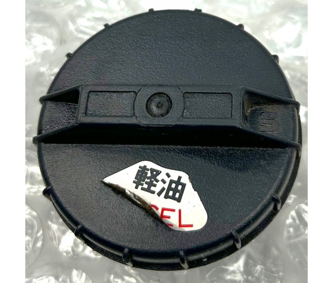 FUEL FILLER CAP FOR A MITSUBISHI PAJERO/MONTERO - V45W