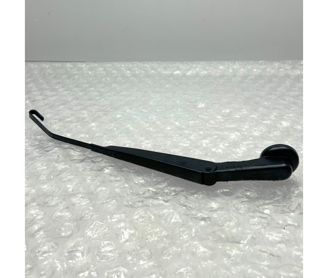 REAR WIPER ARM FOR A MITSUBISHI PA-PF# - REAR WINDOW WIPER & WASHER