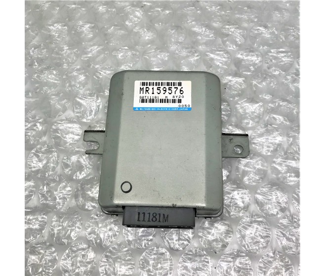 SPEED CONTROL UNIT FOR A MITSUBISHI V25W - 3500/WIDE/SHORT WAGON - 3.5V6-24(METAL/WIDE/S4),4FA/T LHD / 1990-12-01 - 2004-04-30 - 