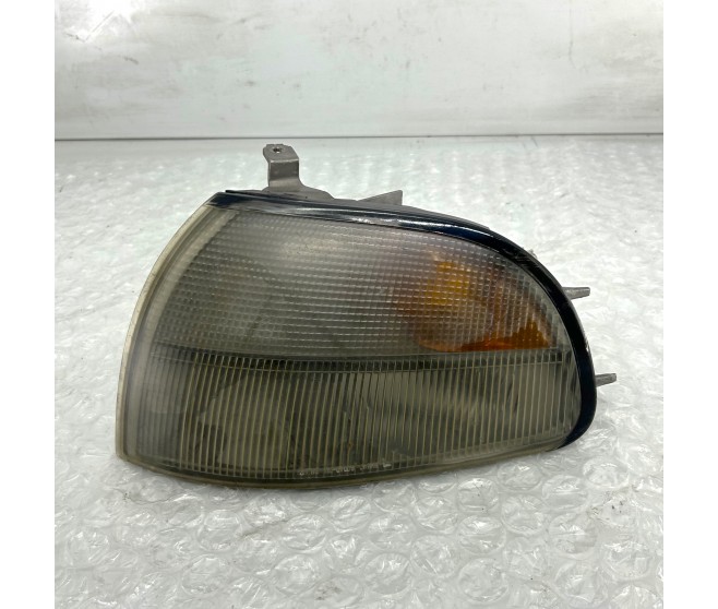 INDICATOR LAMP LIGHT FRONT LEFT FOR A MITSUBISHI DELICA SPACE GEAR/CARGO - PE8W