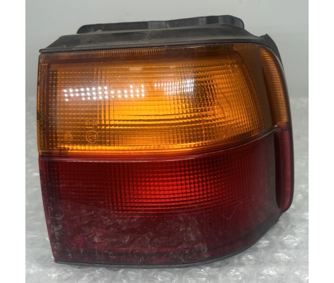 BODY LAMP REAR RIGHT FOR A MITSUBISHI DELICA SPACE GEAR/CARGO - PC5W