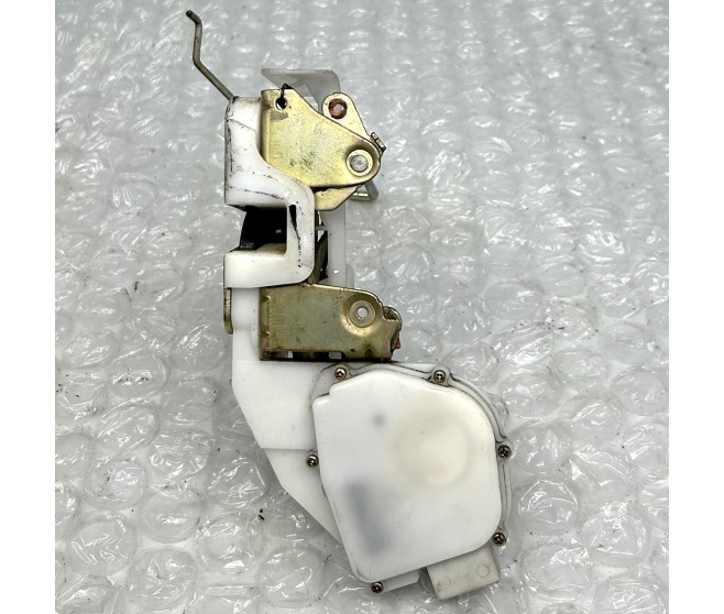 FRONT DOOR LATCH LEFT FOR A MITSUBISHI SPACE GEAR/L400 VAN - PA3W