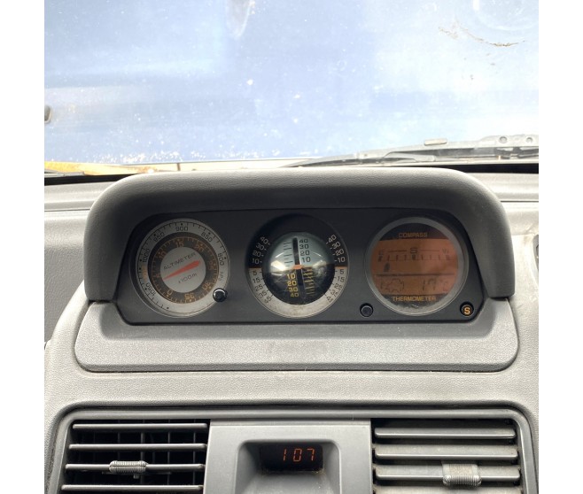 CENTRE DASH GAUGES ( THERMOMETER, CLINOMETER & COMPASS ) FOR A MITSUBISHI V20-50# - CENTRE DASH GAUGES ( THERMOMETER, CLINOMETER & COMPASS )