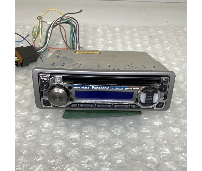 RADIO FOR A MITSUBISHI PAJERO - V26WG