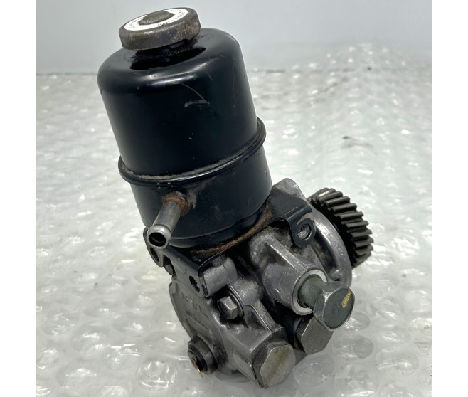 POWER STEERING OIL PUMP FOR A MITSUBISHI PAJERO/MONTERO - V68W