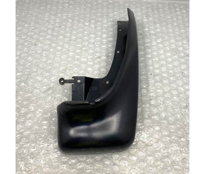 MUD FLAP REAR RIGHT FOR A MITSUBISHI NATIVA - K86W