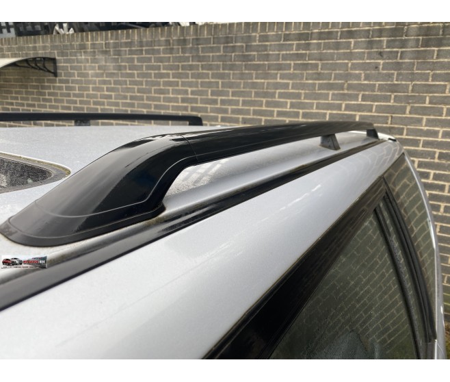 ROOF RACK BAR LEFT FOR A MITSUBISHI MONTERO SPORT - K86W