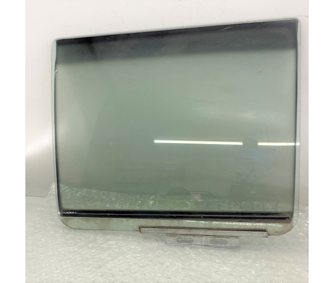 DOOR GLASS REAR LEFT FOR A MITSUBISHI MONTERO SPORT - K89W