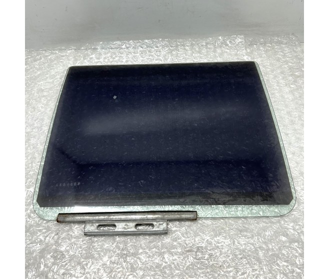 DOOR GLASS REAR RIGHT FOR A MITSUBISHI NATIVA - K97W